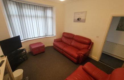 The Lawrence, Redcar - 2 Bedroom Victorian House - Free On-Street Permit Parking, Fast Wifi, Virgin TV - Perfect for Contractors, Families and Couples - Foto 12