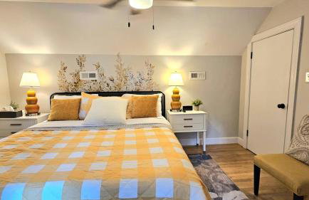 4 BR - King beds - perfect for HPU, Furniture Market, Greensboro, Winston - Photo 13