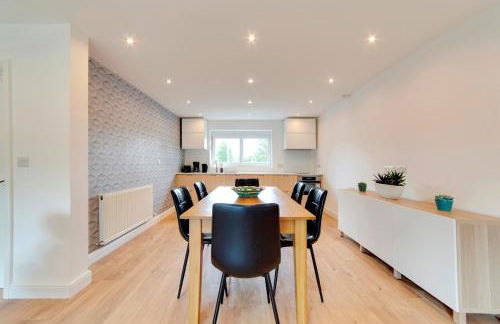 Pass the Keys 49 Byron Square Modern and Spacious 3 Bed Home with Free Parking - Foto 3