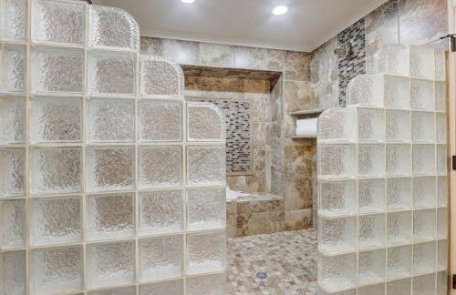 Sunrise Beach for Family Fun and Walk to Noahs Ark - Foto 12