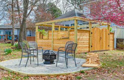 Hot Tub + Deck: 'Holiday Island Fairway Estate’ - Foto 4