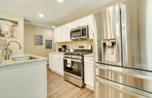 9 Mi to Downtown Home with Deck in San Antonio - Foto 8