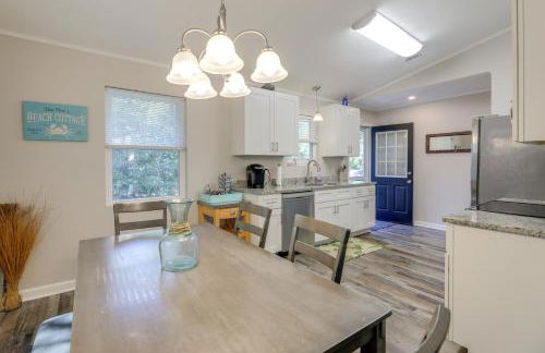 Lovely Emerald Isle Home, Walk to Beach! - Foto 6