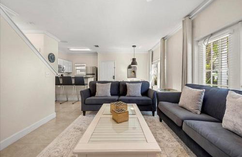 Townhouse 4Hab Lucaya Village Cerca Disney - Foto 1