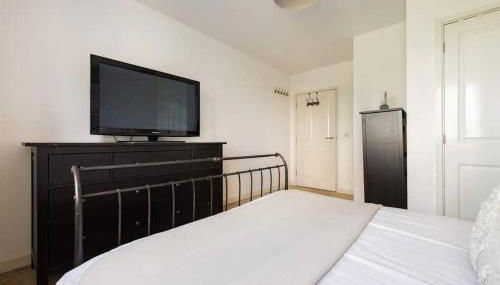 Homely 2-bed flat near London Bridge - Foto 3, wardrobe