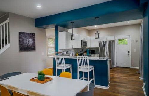 Housepitality - The Lilley Pad - Near Downtown - Photo 1