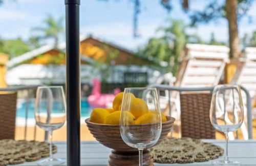 Urban Flamingo Retreat Modern Meets Tropical in this Beautiful, Updated Pet Friendly 3BD Pool Home with Outdoor Living Space - Foto 43