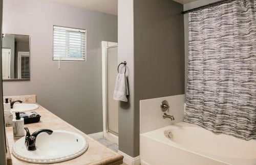 Stunning Home with Pool, Game Room and Firepit - Photo 13