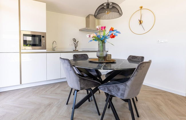 Chalet by Pond in Holiday Park - Photo 18