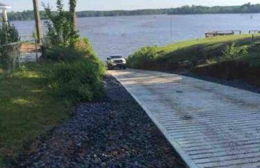 Toledo Queen Lakefront Custom 4 BR Home, Boathouse - Foto 17