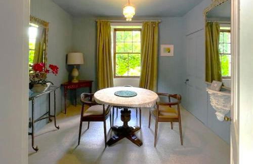 Reidochie Stables luxury haven overlooking garden - Photo 14