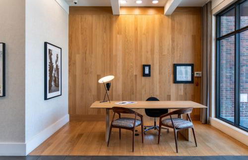 Luxury 2 Bedroom Residence With Fitness and Outdoor Pool - Photo 13