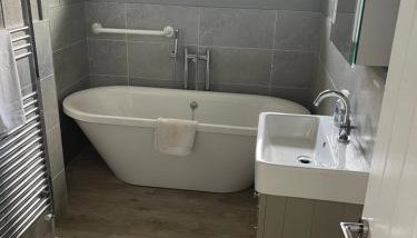 Glasshouse hot tub lodge - Foto 5