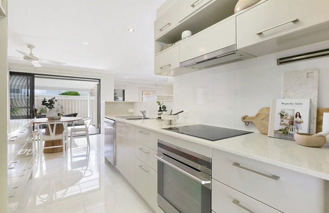 Riviera Road Miami - 4BRM Dual Villa - Photo 5