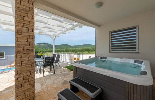 Villa SALT bazen,jacuzzy - Foto 25