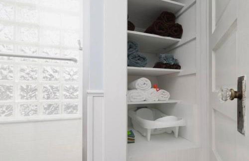 King Bed - 5 Min to MOA - 75 & 65' HDTV - Ping Pong - Foto 36