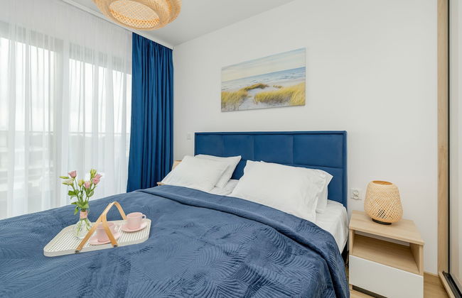 Blue Apartment With Sea View by Renters - Photo 9
