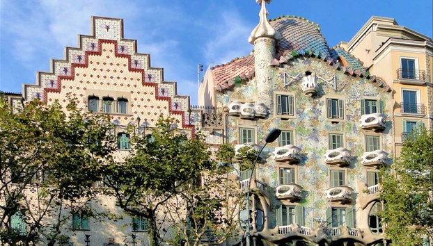 Tour de Barcelona al completo en grupo reducido con entradas - Foto 2, Exterior de la Casa Batlló