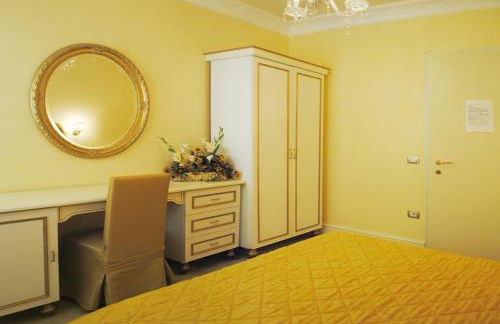 Comfortable villa lower level in Montelabbate with private pool - Photo 14