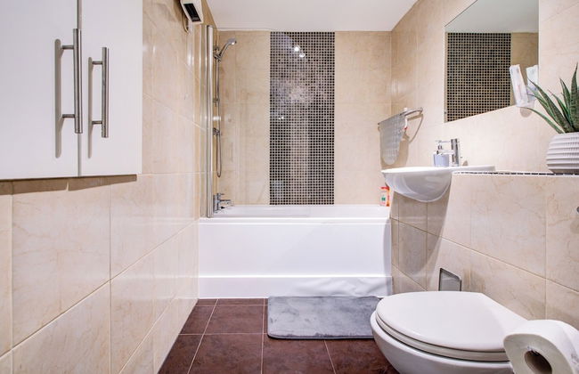 Spacious 2-bed Apartment, Family With Pets Welcome - Foto 19