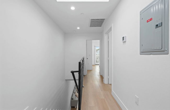 Not Affected by the Fire/modern 5BR Home With Full Amenities & Parking #2 - Foto 58