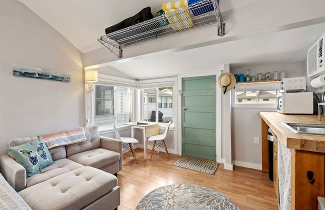 Just Beachy Charming Studio! - Photo 12