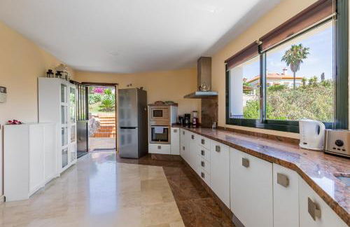 Tranquil 2 bed villa with private pool + sea view! - Foto 24