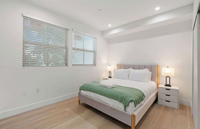 Not Affected by the Fire/modern 5BR Home With Parking, Near LA Attractions #4 - Foto 2