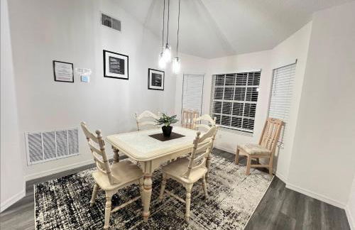 270 - Gracious 3 Bedroom Home Near Disney with Pool - Foto 30