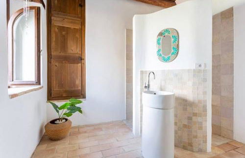 Luxury Villa with Pool, Stunning Location - Foto 22