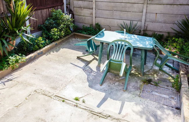 Stylish 4BD House With Private Garden - Stratford - Foto 21