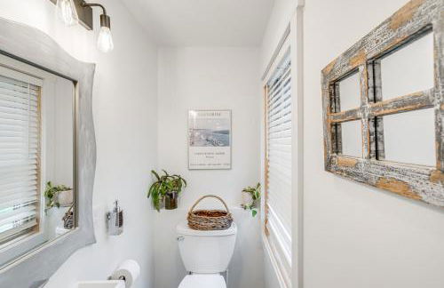 Lakefront Hinsdale Home about 10 Mi to Pittsfield! - Photo 8