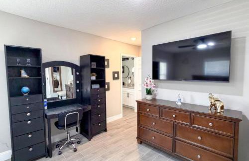 Jax 5BR Family Paradise -Hot Tub-Game Room-Patio- - Photo 61