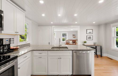 Dog Friendly 2BR Home Walk to Beach+Bearskin Neck - Foto 14