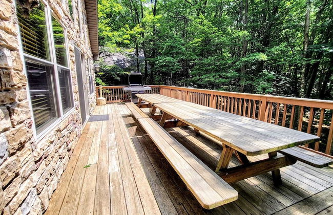 Woodland Oasis by Avantstay Hot Tub, Firepit, Walk to Lake - Photo 46