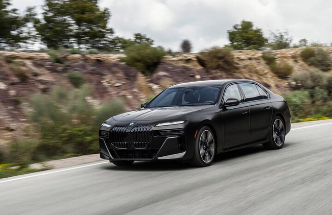 Luxury Sedan Departure from Sharjah City to Sharjah Airport SHJ - Photo 10