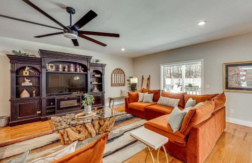 Spacious Getaway By Wolf Pen Gap 15 Acres and Pool! - Foto 6