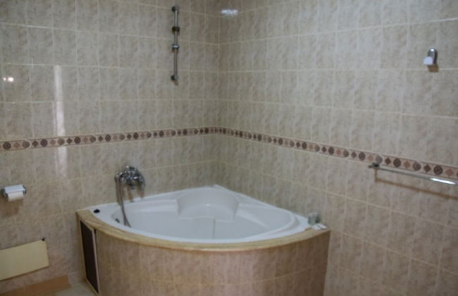 5 Bedroom Holiday Villa Yasmine, Perfect for Family Holidays, Near Beaches - Photo 58