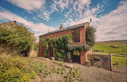 Host & Stay - The Red Brick Barn - Photo 1