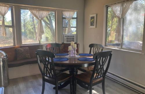 NEW! Cozy & Secluded House w/Deck - Near Yosemite! - Foto 35