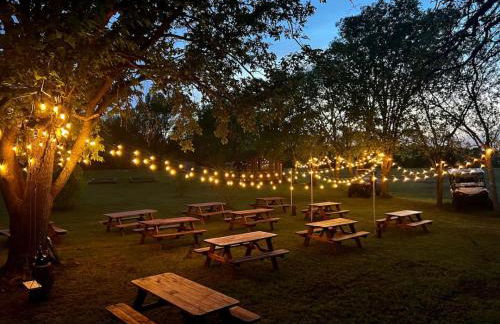 120 Acre Estate WaterTubing, Livestock,Event Space - Foto 4