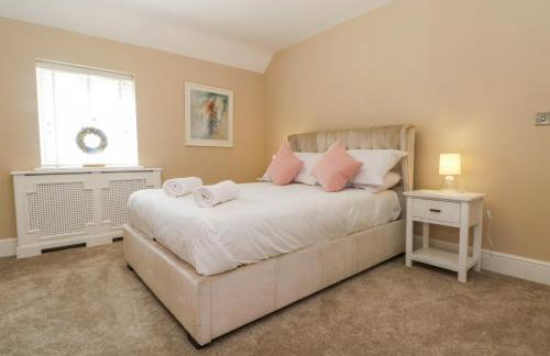 Meadow Manor And Spa - Photo 53