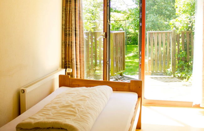 Authentic Farmhouse in Pingjum With Hot Tub - Photo 4