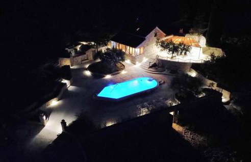 Cozy Home In Postira With Wifi - Photo 18