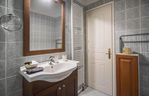 Cozy Attic Suite - Elia Apartments Chrisso - Foto 7