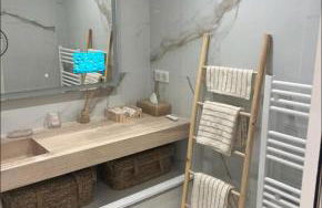 Deux. Pièces face à la scène. - Foto 13