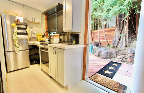 Your Lazy Bear Destination - You're Right In The Thick Of It! Book It Now, Reach Out With Questions! - Foto 6