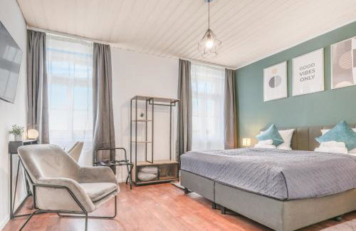 cruwzo I Modern Centrally Located Apartment with Parking Modern Centrally Located Apartment with Parking - Photo 16