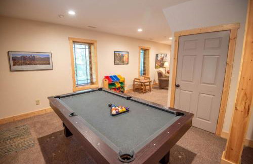 Blue Ridge Mountain Retreat - 30 acres to explore & VIEWS, Sleeps 15 - Foto 2