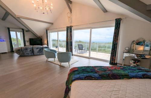 Luxurious Villa with Pool - Foto 48